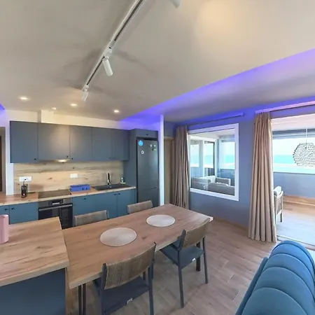 アパート Poseidon Girni Sea View *