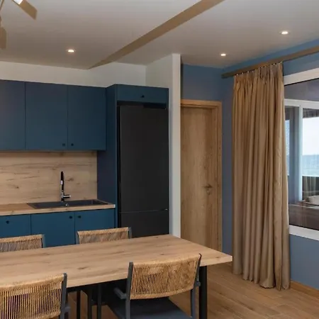 Poseidon Girni Sea View アパート *