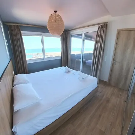 アパート Poseidon Girni Sea View *