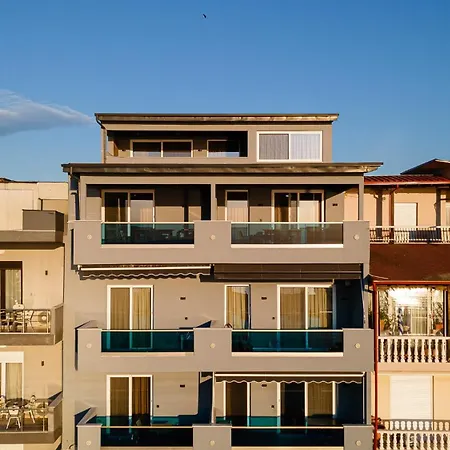 Poseidon Girni Sea View شقة *