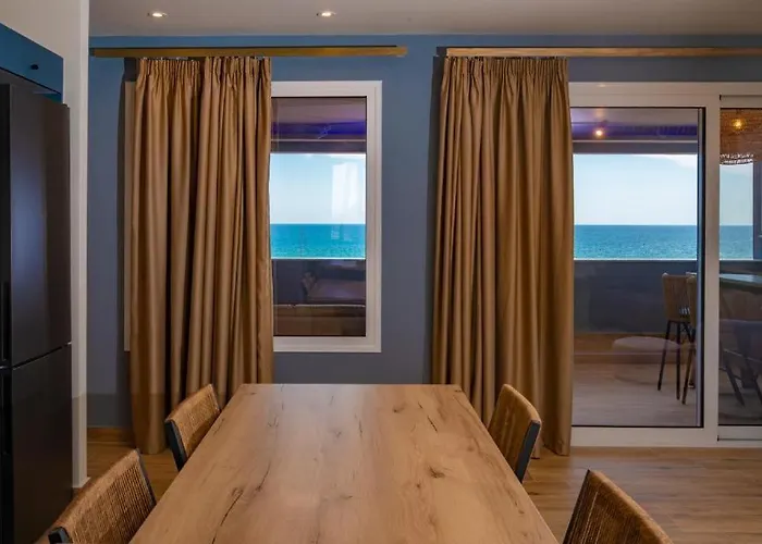 Poseidon Girni Sea View Appartement *